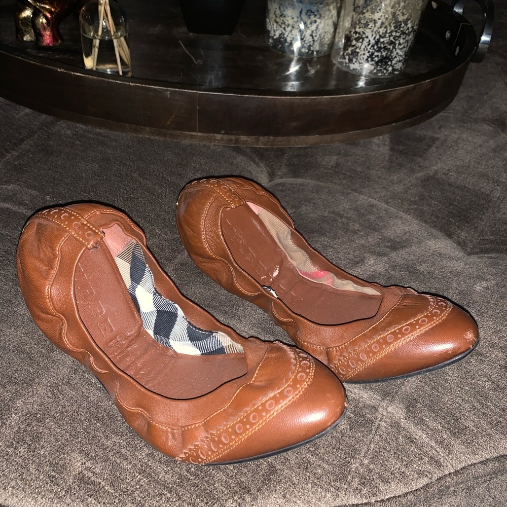 Burberry Berryfield leather flats size 7 - 7.5